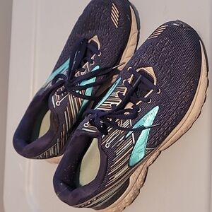 Brooks Women's Running Shoes, size 10